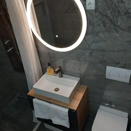 Tara *