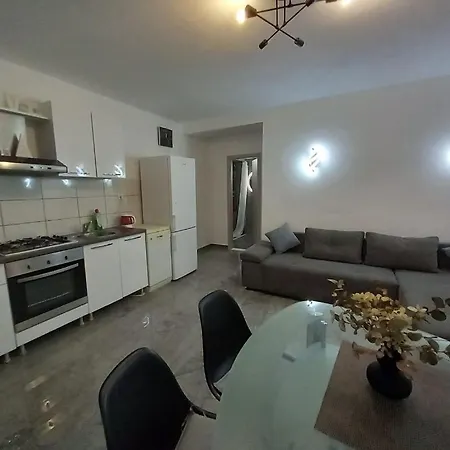 Apartman Tara *